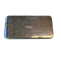 Brugt iPhone - iPhone 11 128GB Black med 1 års garanti (beg med nytt batteri) (grova repor skärm)