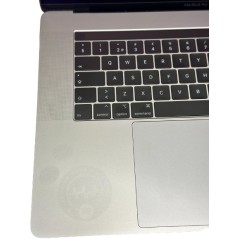 Bærbar computer - MacBook Pro 15-tommer 2019 i9 16GB 512GB SSD Space Gray (brugt med små mærker skærm, let blanke taster og skygger)