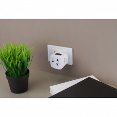 Rejsetilbehør - Skross rejseadapter til tilslutning til udenlandske stikkontakter i 220 lande