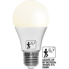 LED-pære med E27-fatning, 4,8 watt (40 W) med indbygget bevægelsess...